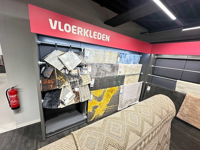 Presentatiewand 13 meter "vloerkleden" - afbeelding 6 van  7