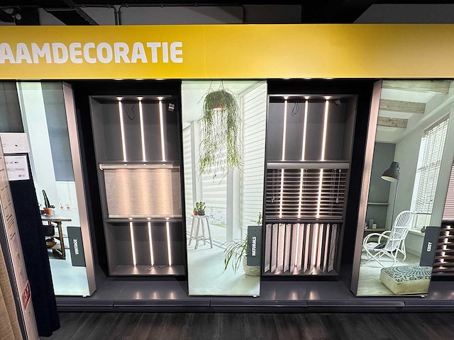 Presentatiewand 14 meter "gordijnen en raamdecoratie" - afbeelding 2 van  8