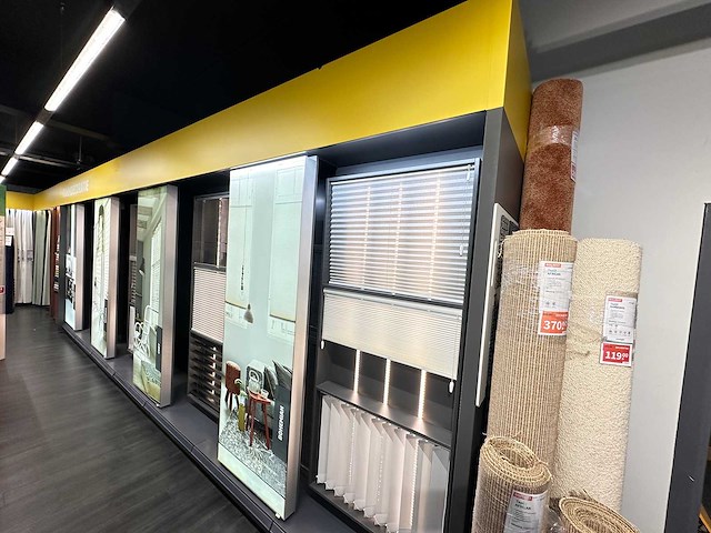 Presentatiewand 14 meter "gordijnen en raamdecoratie" - afbeelding 3 van  8