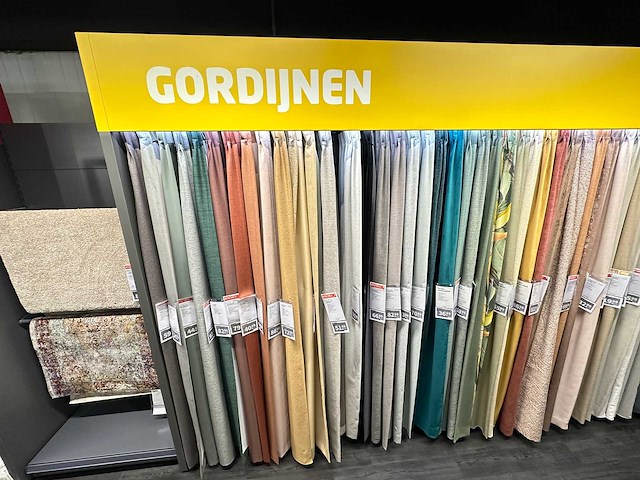 Presentatiewand 14 meter "gordijnen en raamdecoratie" - afbeelding 4 van  8