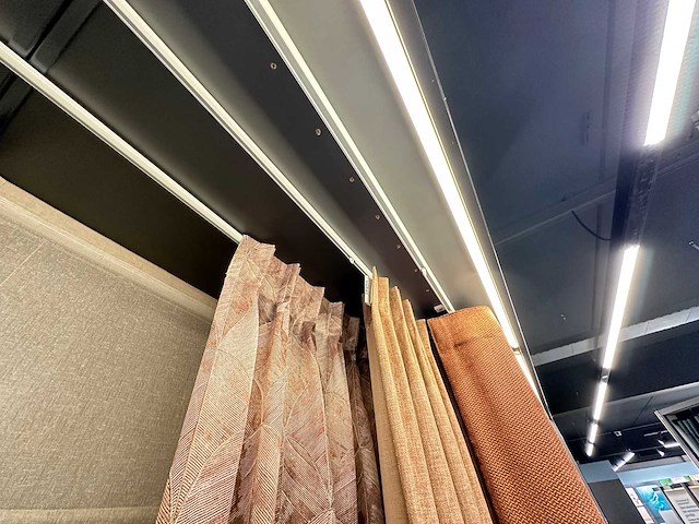 Presentatiewand 14 meter "gordijnen en raamdecoratie" - afbeelding 7 van  8