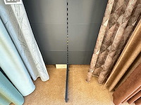 Presentatiewand 15 meter "gordijnen en raamdecoratie" - afbeelding 5 van  7