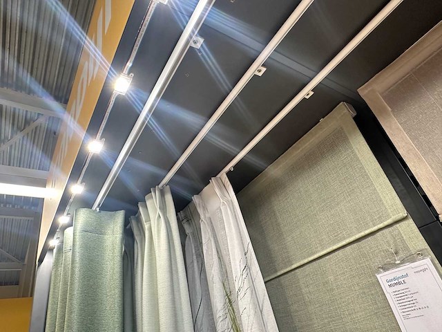 Presentatiewand 15 meter "gordijnen en raamdecoratie" - afbeelding 7 van  7