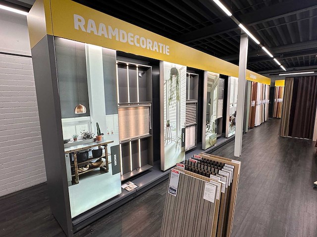 Presentatiewand 15 meter "raamdecoratie en gordijnen" - afbeelding 1 van  8