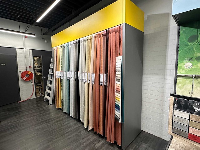 Presentatiewand 15 meter "raamdecoratie en gordijnen" - afbeelding 2 van  8
