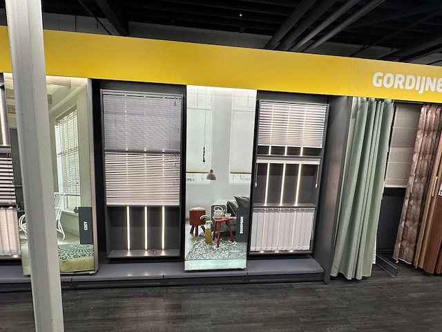 Presentatiewand 15 meter "raamdecoratie en gordijnen" - afbeelding 4 van  8