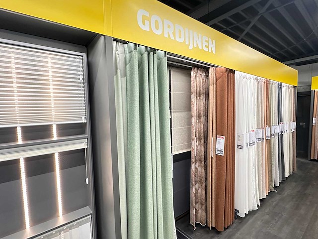 Presentatiewand 15 meter "raamdecoratie en gordijnen" - afbeelding 5 van  8
