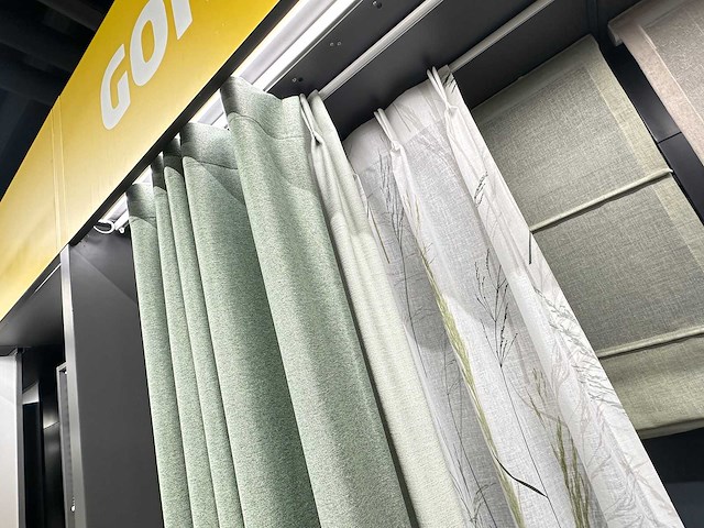 Presentatiewand 15 meter "raamdecoratie en gordijnen" - afbeelding 7 van  8