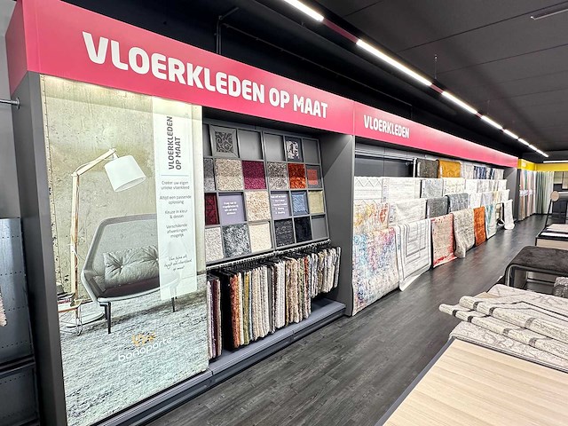 Presentatiewand 15 meter "vloerkleden" - afbeelding 1 van  7