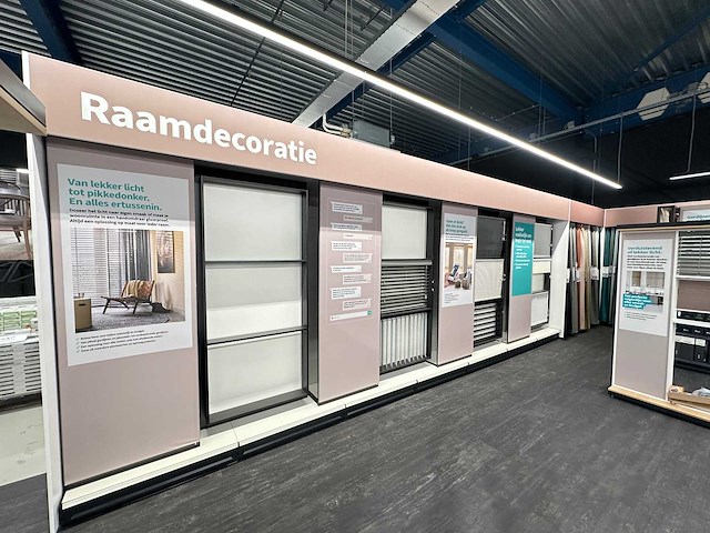 Presentatiewand 15 meter voorzien van led - afbeelding 1 van  8