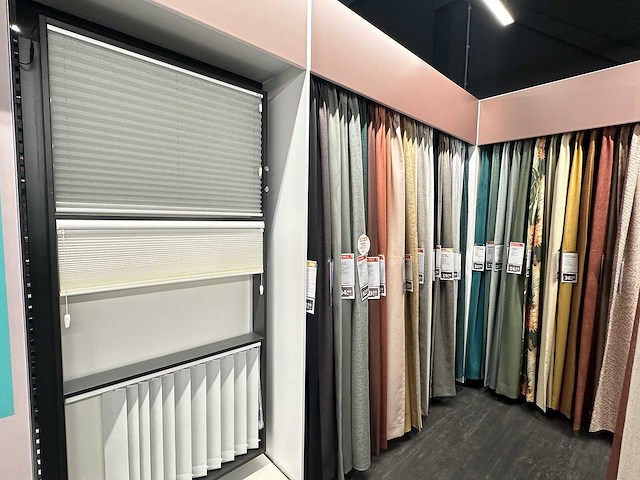 Presentatiewand 15 meter voorzien van led - afbeelding 7 van  8