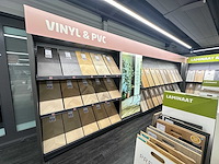 Presentatiewand 16 meter "vinyl & pvc" en "laminaat & parket"