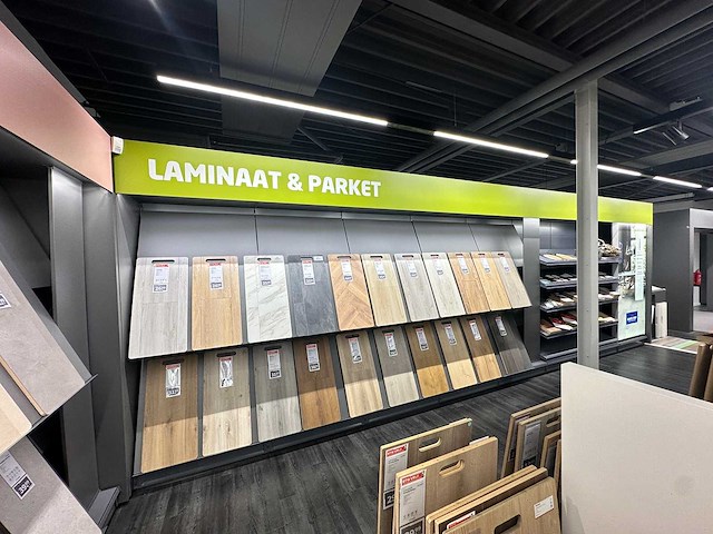 Presentatiewand 16 meter "vinyl & pvc" en "laminaat & parket" - afbeelding 2 van  6