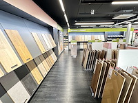 Presentatiewand 20 meter "vinyl & pvc" en "laminaat" - afbeelding 3 van  8