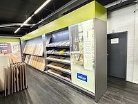 Presentatiewand 20 meter "vinyl & pvc" en "laminaat" - afbeelding 4 van  8