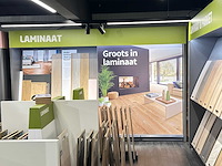 Presentatiewand 20 meter "vinyl & pvc" en "laminaat" - afbeelding 5 van  8