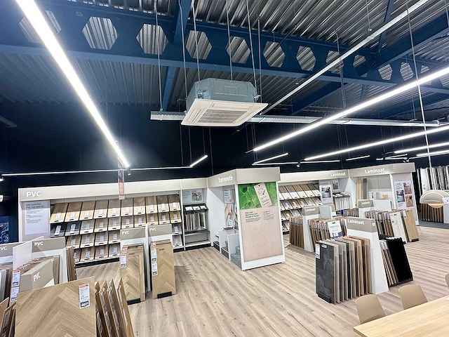 Presentatiewand 25 meter voorzien van led - afbeelding 6 van  11