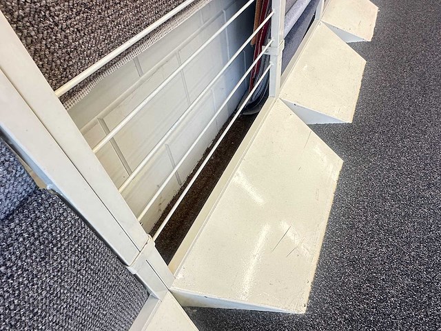 Presentatiewand met verlichting - afbeelding 3 van  4