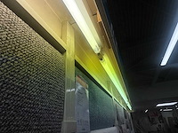 Presentatiewand met verlichting - afbeelding 4 van  4