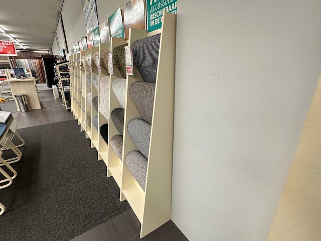 Presentatiewand tapijt en vinyl 7,84 meter - afbeelding 3 van  3