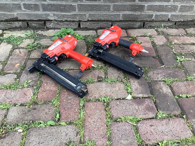Press pneumatische tacker (2x) - afbeelding 2 van  4