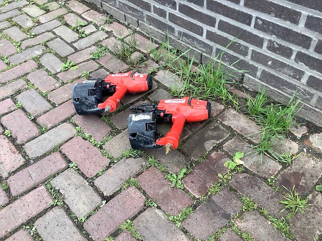 Press pneumatische tacker (2x) - afbeelding 1 van  4