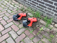 Press pneumatische tacker (2x)