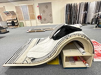 Prestatiemeubel voor vloerkleden - afbeelding 2 van  3