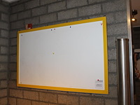 Prikbord met afmeting 100 x 60 cm. - afbeelding 1 van  1