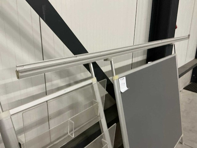 Prikbord - afbeelding 4 van  4