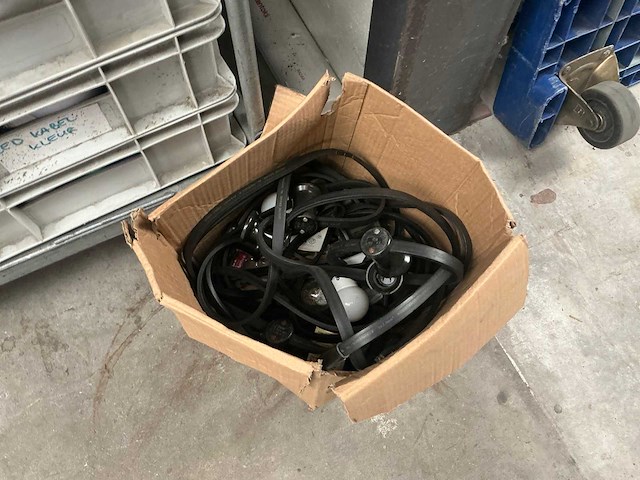 Prikkabel met voet (16x) - afbeelding 9 van  10