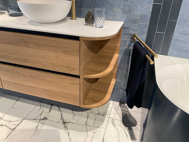 Primabad-villeroy&boch badmeubel met kranen en waskommen - afbeelding 6 van  10