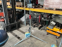 Primae lux 500w bouwlamp op statief - afbeelding 1 van  8