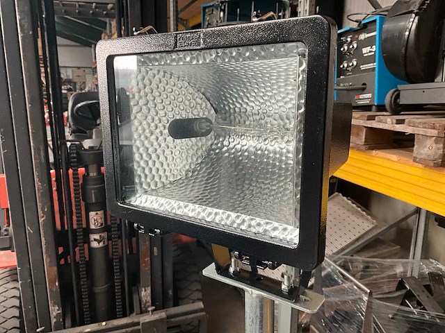 Primae lux 500w bouwlamp op statief - afbeelding 3 van  8