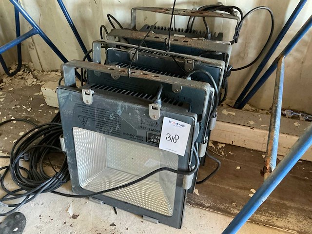 Primae lux ledm200w classic bouwlamp (4x) - afbeelding 1 van  2