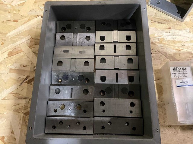 Primsmablokken, hoekfreeshouders en aluminium contuurbekken - afbeelding 5 van  7