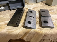 Primsmablokken, hoekfreeshouders en aluminium contuurbekken - afbeelding 6 van  7