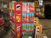 Pringles display gevuld met diverse soorten pringles. ruim 70 bussen. - afbeelding 1 van  2