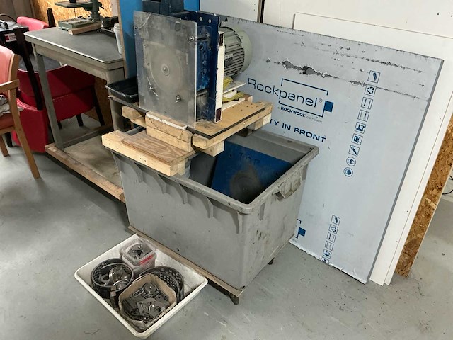 Prinplaat freesmachine met onderdelen - afbeelding 1 van  6