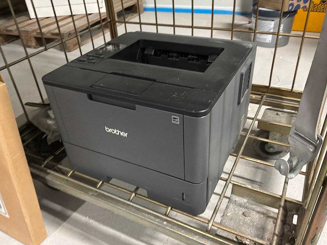 Printer, dartbord en gluhwein ketel - afbeelding 2 van  5