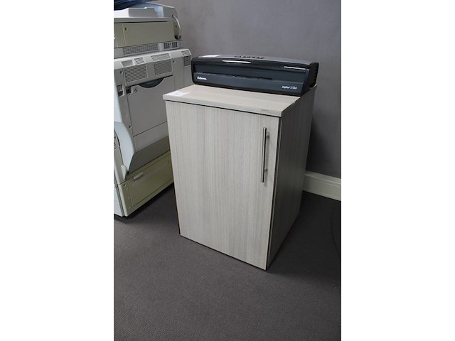 Printerkast. afmeting 50 x 50 cm. hoogte 75 cm. diverse randen beschadigd - afbeelding 2 van  3