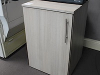 Printerkast. afmeting 50 x 50 cm. hoogte 75 cm. diverse randen beschadigd - afbeelding 2 van  3