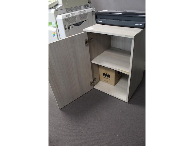 Printerkast. afmeting 50 x 50 cm. hoogte 75 cm. diverse randen beschadigd - afbeelding 3 van  3