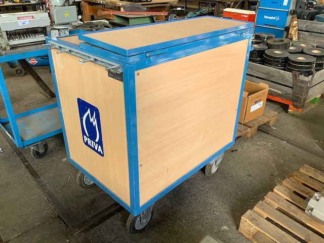Priva vuilkleding transportwagen - afbeelding 1 van  4