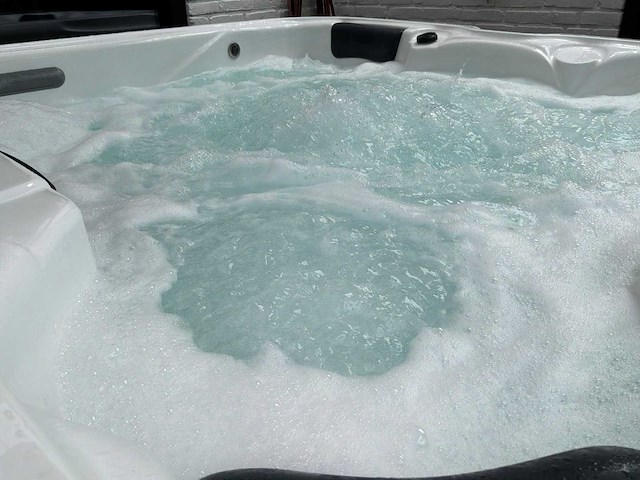 Pro-spa h-4 jacuzzi - afbeelding 2 van  17