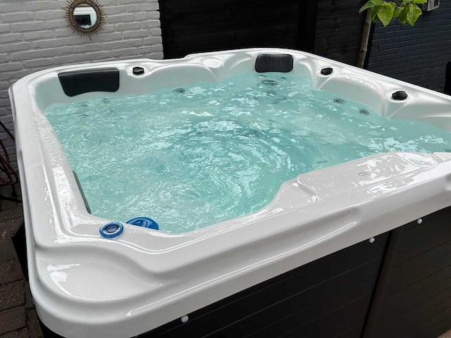 Pro-spa h-4 jacuzzi - afbeelding 13 van  17