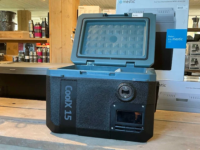 Pro-user coolx 15 15.2l koelbox - afbeelding 1 van  8