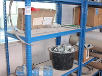 Producten en stellingen op entresol w.o. helmen, festo onderdelen, krachtstroomstekkers, harpsluitingen xxl... - afbeelding 8 van  12