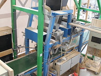 Proefproductieopstelling bestaande uit mengmachine met trechter, diverse spuitkoppen met besturingskast spr... - afbeelding 7 van  14