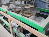 Proefproductieopstelling bestaande uit mengmachine met trechter, diverse spuitkoppen met besturingskast spr... - afbeelding 9 van  14